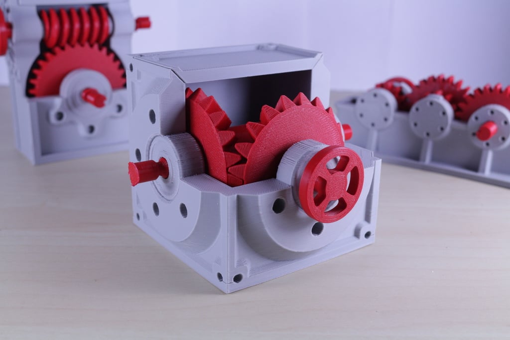 Industrial Bevel Gearbox _ Gear Reducer (Cutaway version)