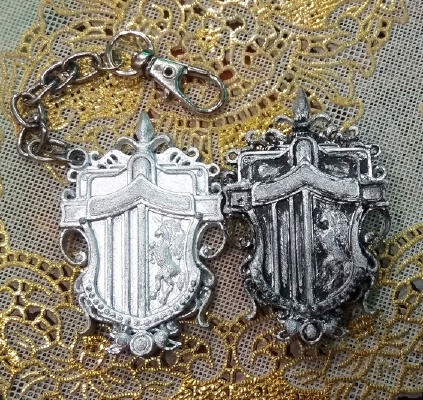Lunafreya's family crest brooch and keychain | 3d print model