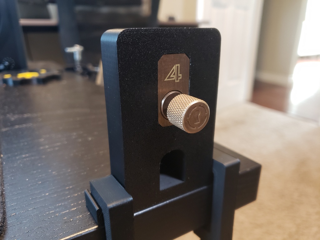 Sparrows Practice Lock Holder