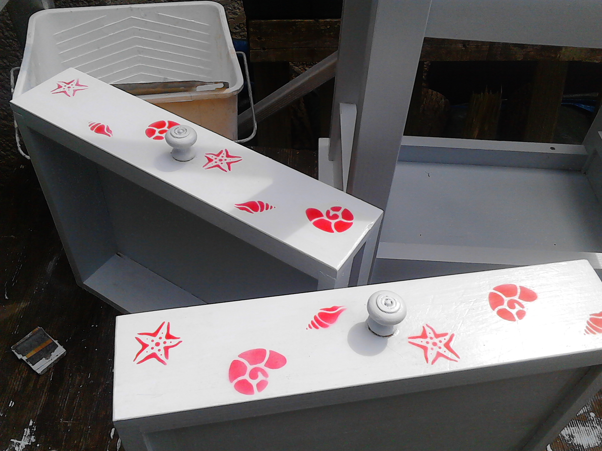 Sea & beach stencil decor