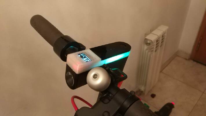 M365 dashboard (No wires) screen support | 3d print model