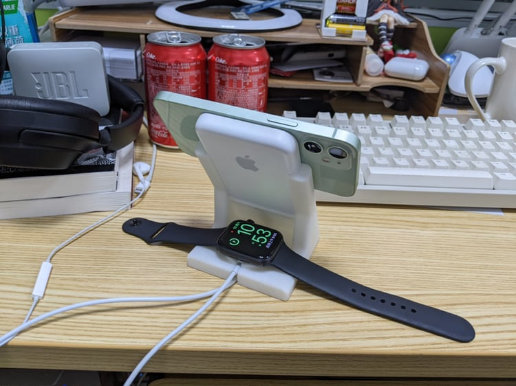 magsafe and apple watch charging stand