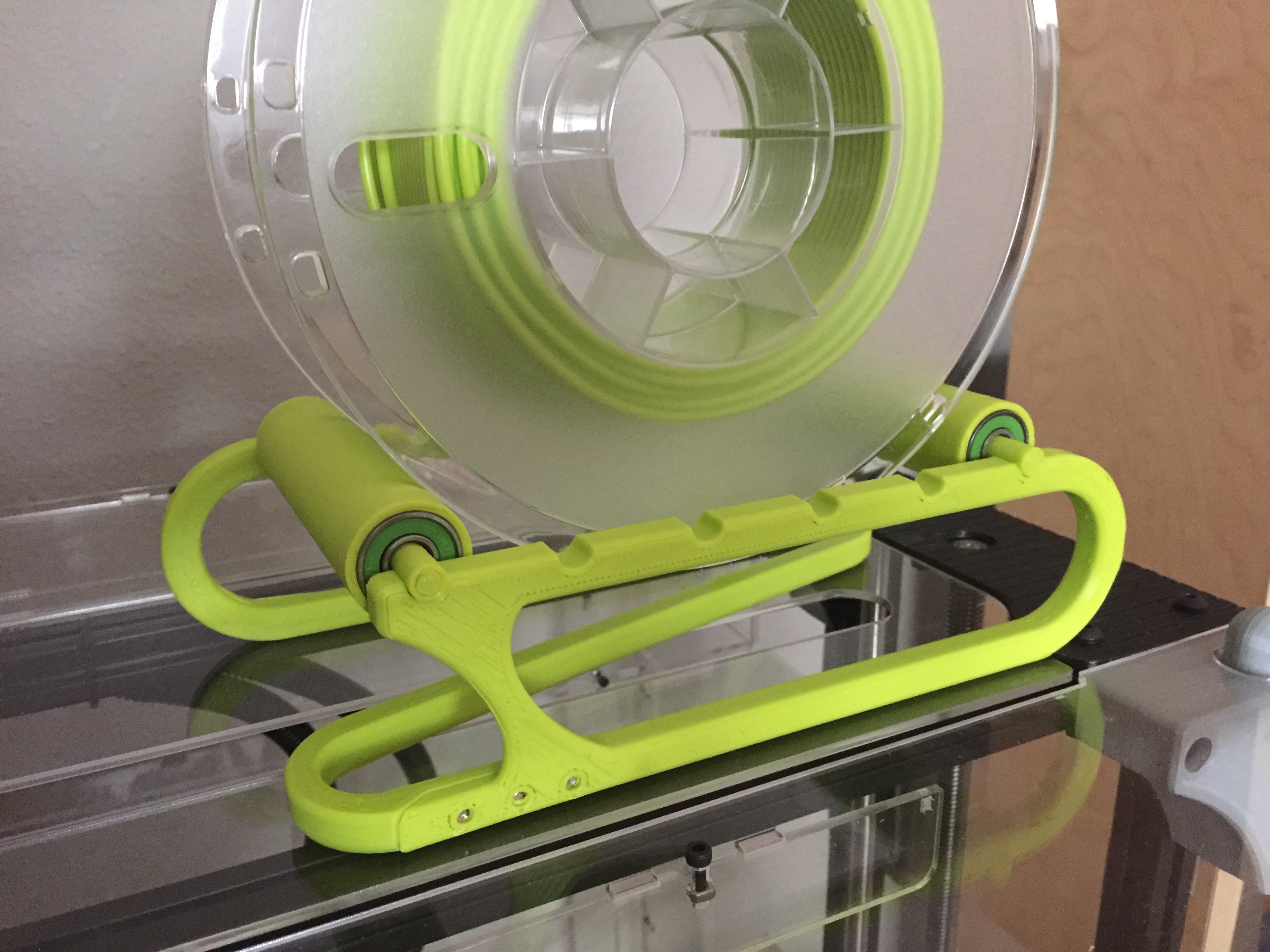 Twisty Rolling Filament Spool Holder