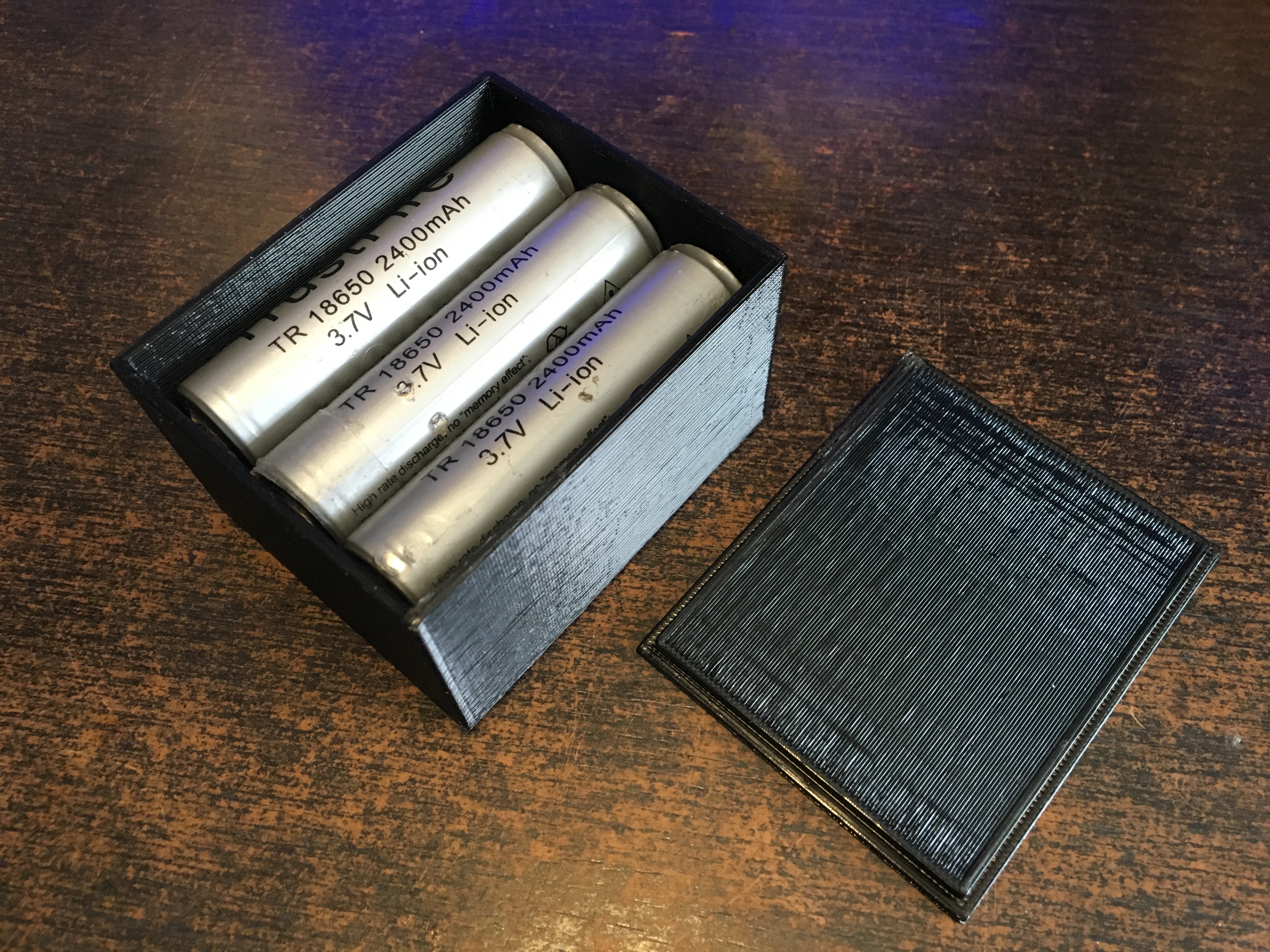 Simple 6 X 18650 Tall Battery Case with Cover