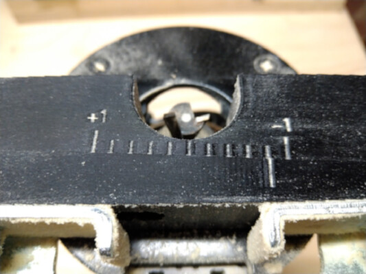 Makita RT0700 straight guide precision adjustment | 3d print model
