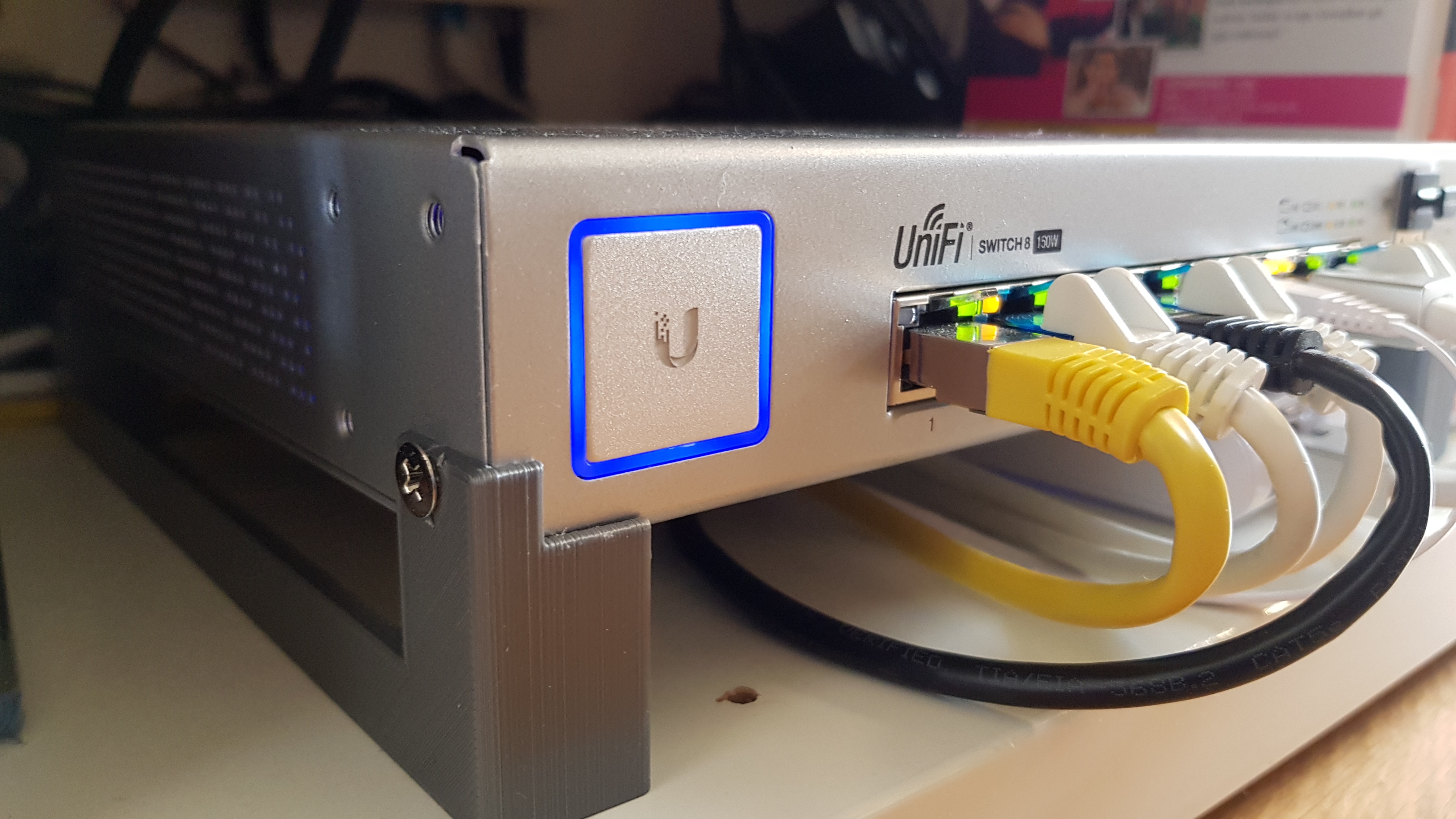 Unifi Switch 8 150w stand with space for the Cloud key