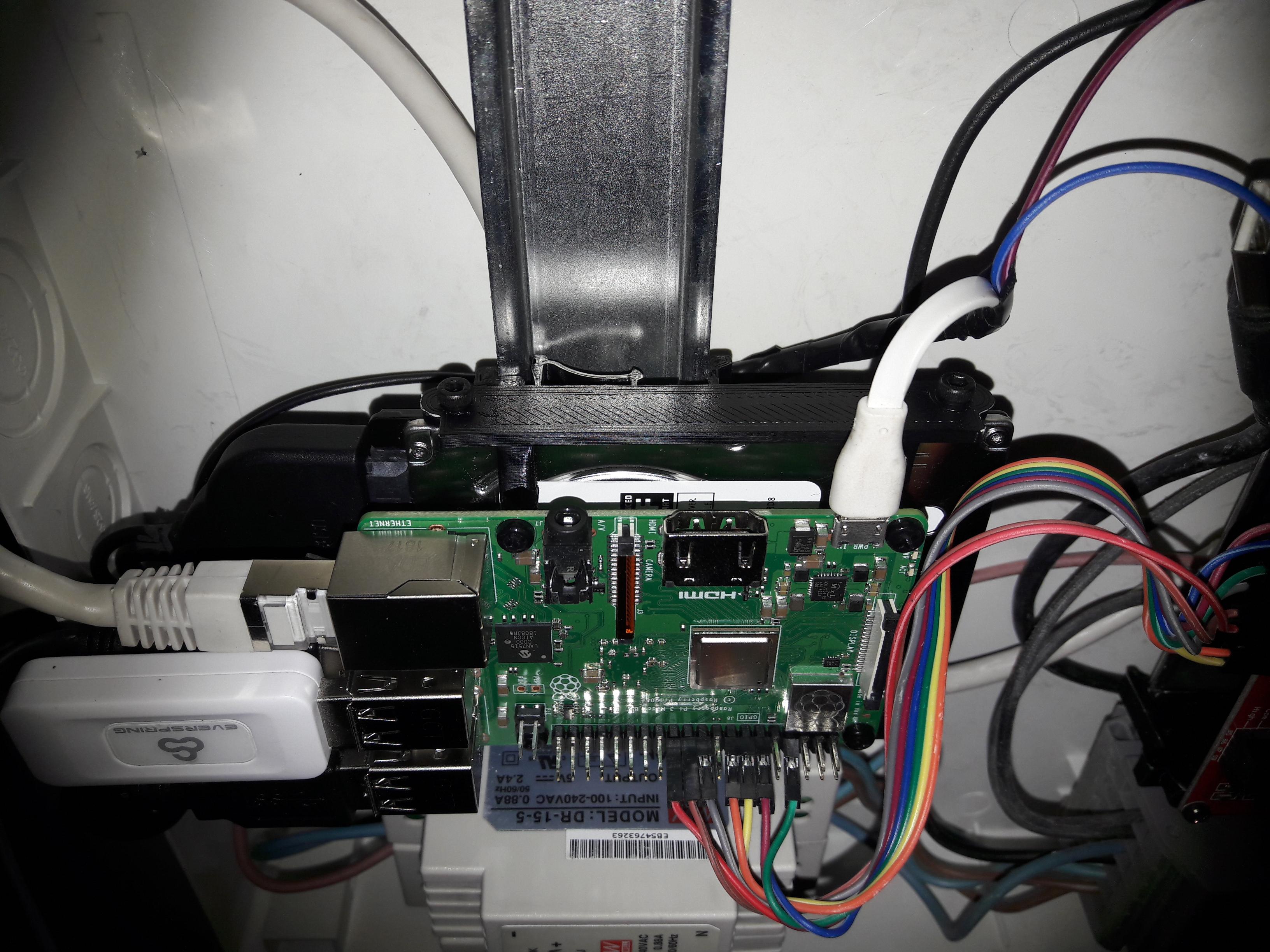 support hdd 2.5 sur rail din avec raspberry pi3