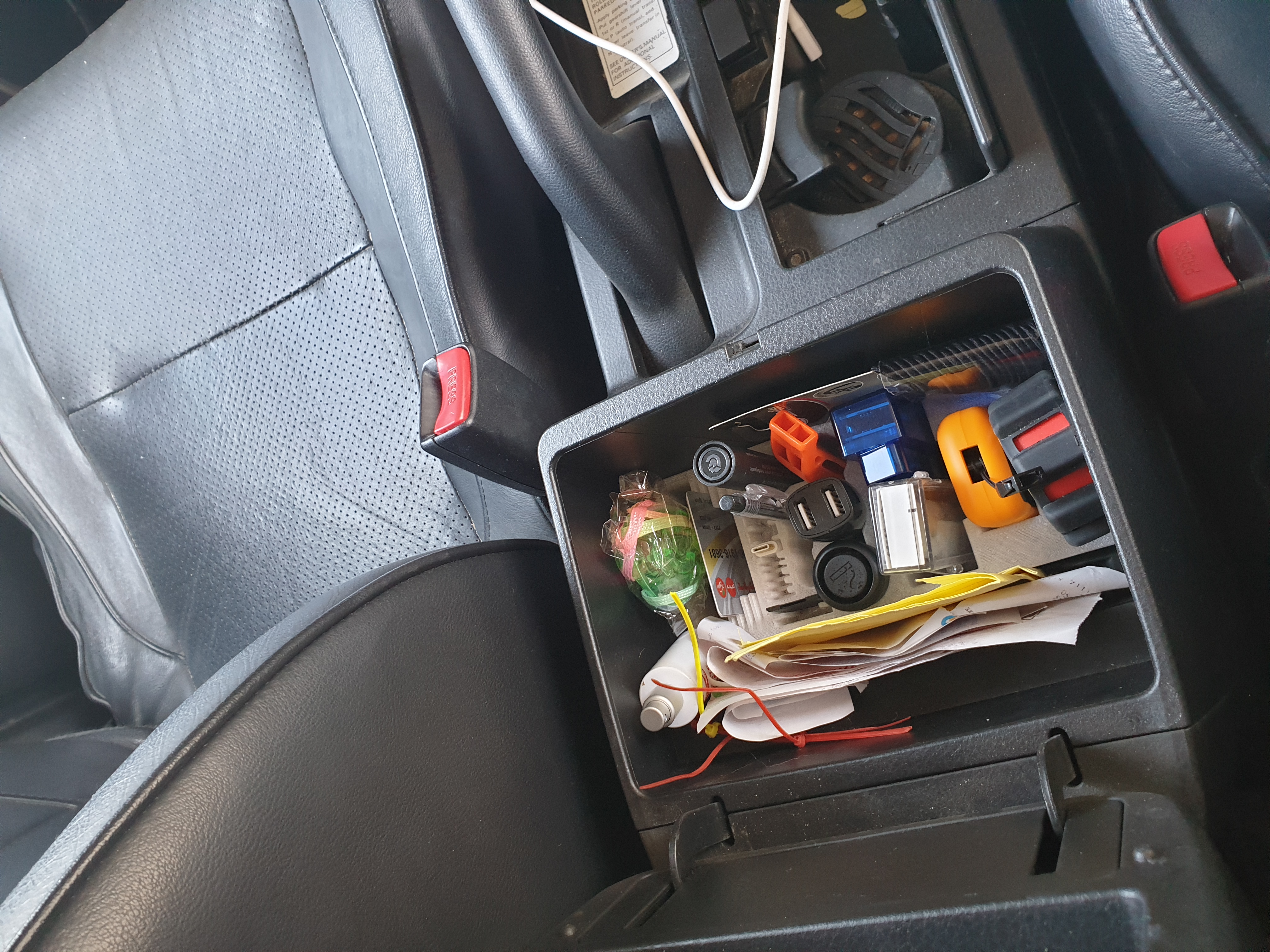 Suzuki Grand Vitara storage box mod
