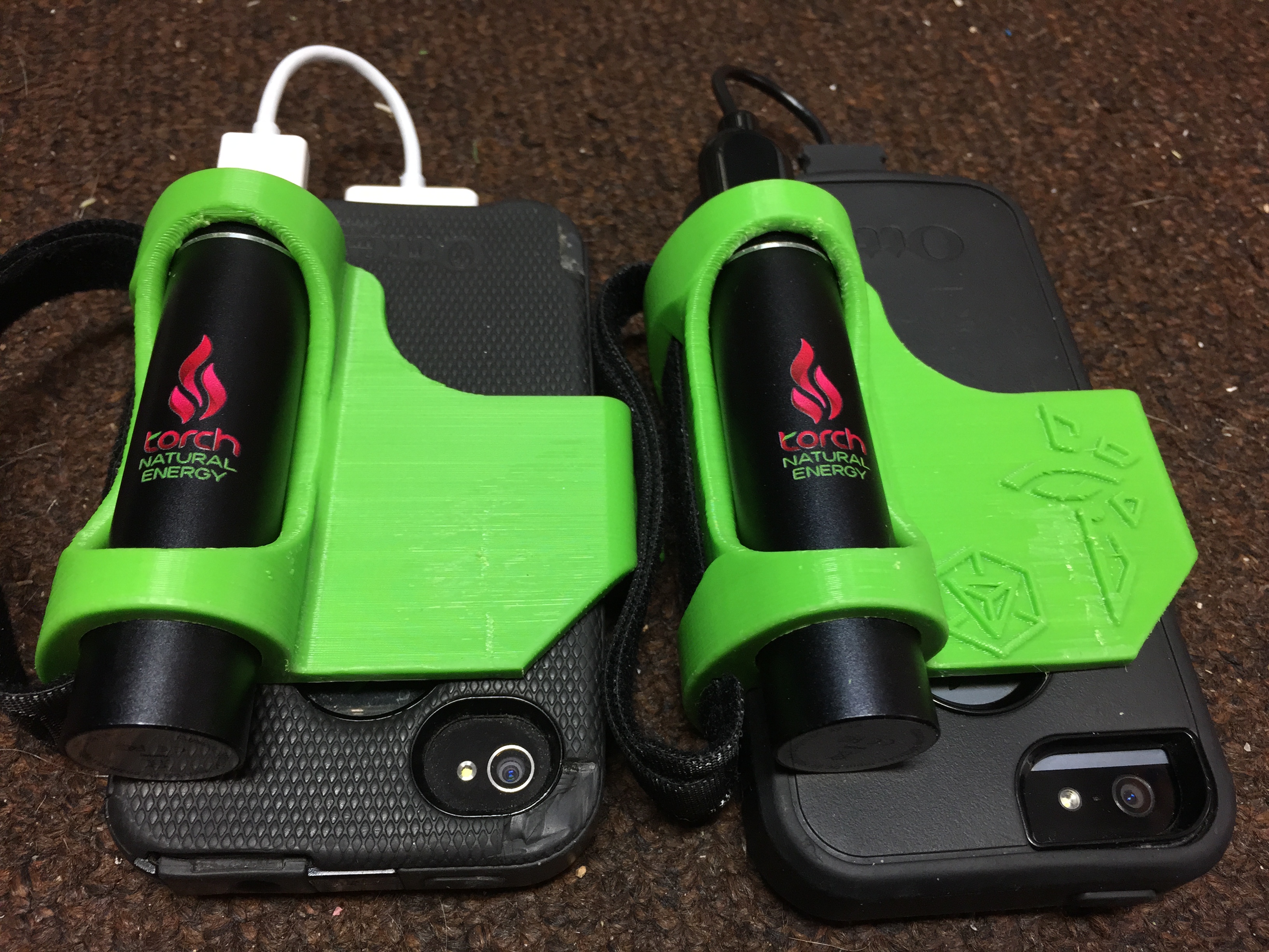 iPhone 4_5 + "lipstick" battery "Ingress Pack"