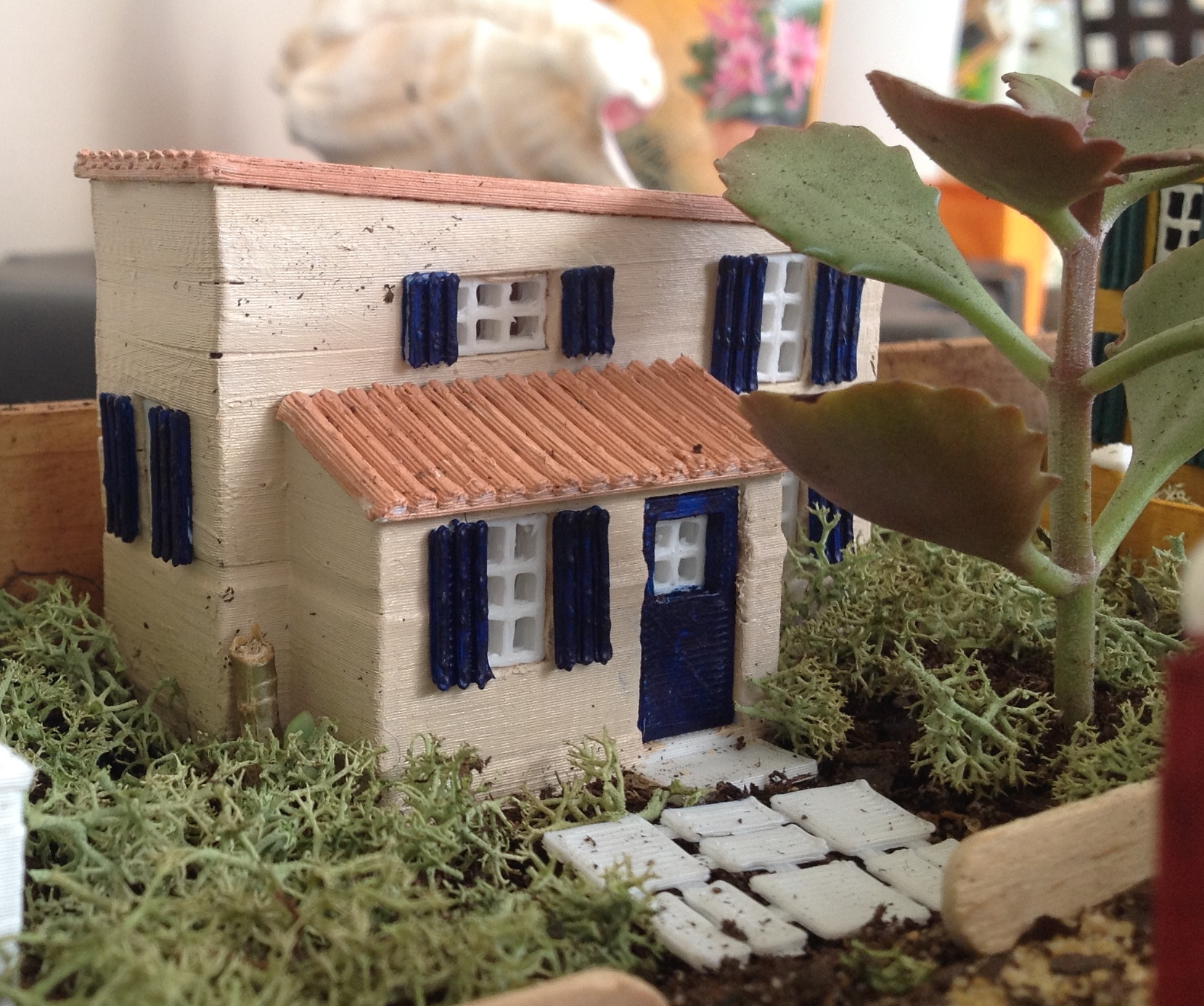 Miniature house Mediterranean 2