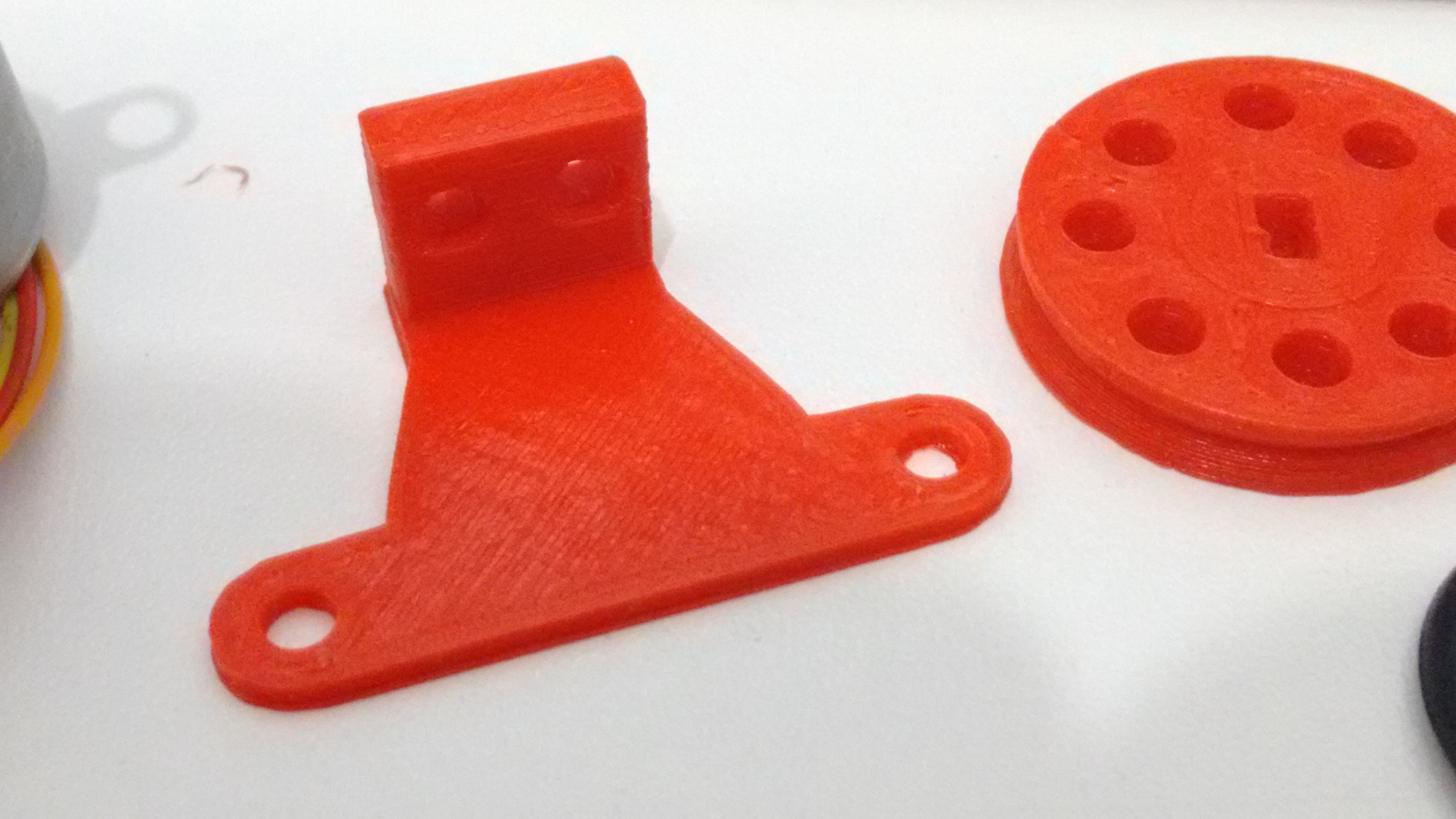 Wheel ( roda ) and support for stepper motor 28BYJ