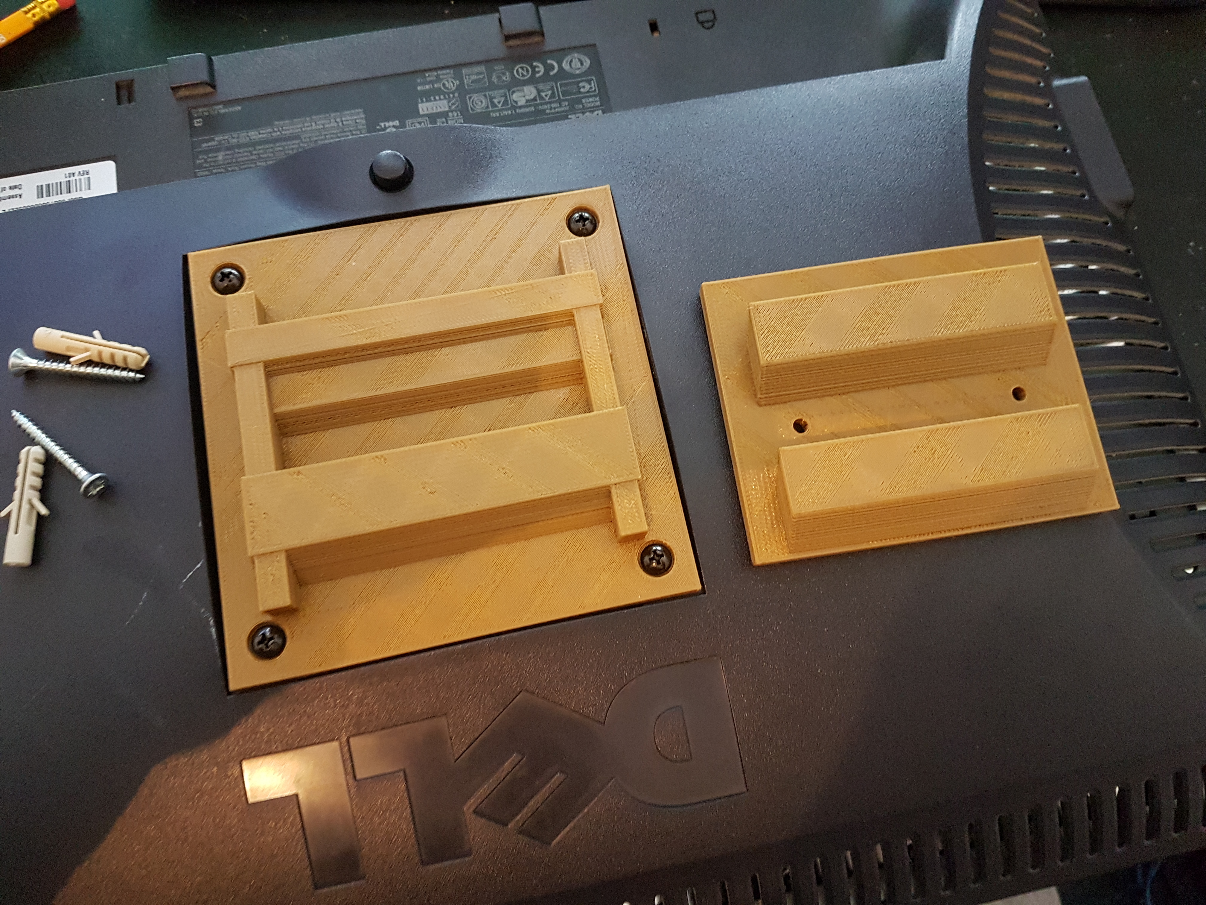 VESA 100mm wallmount for monitor