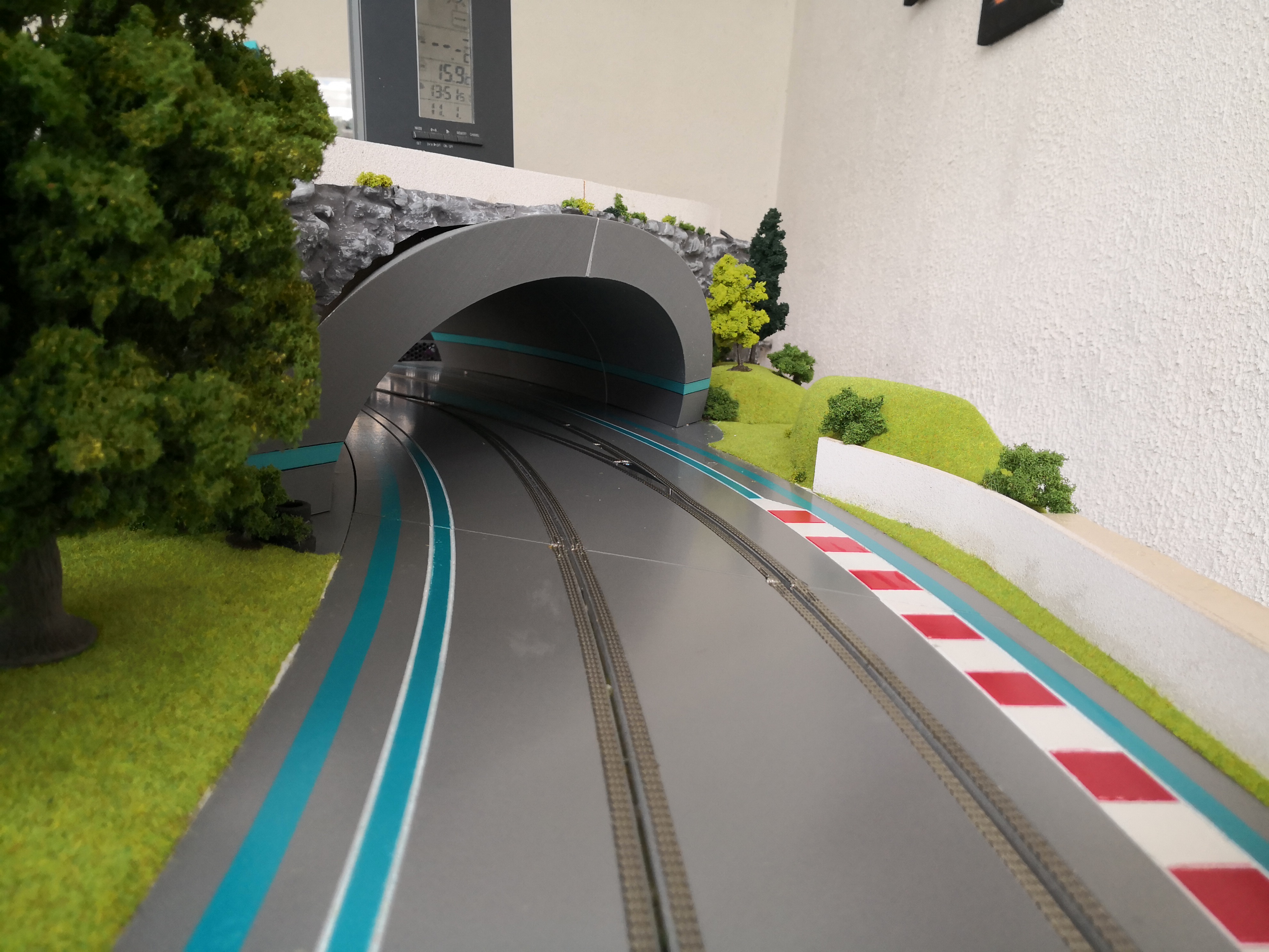 Road tunnel