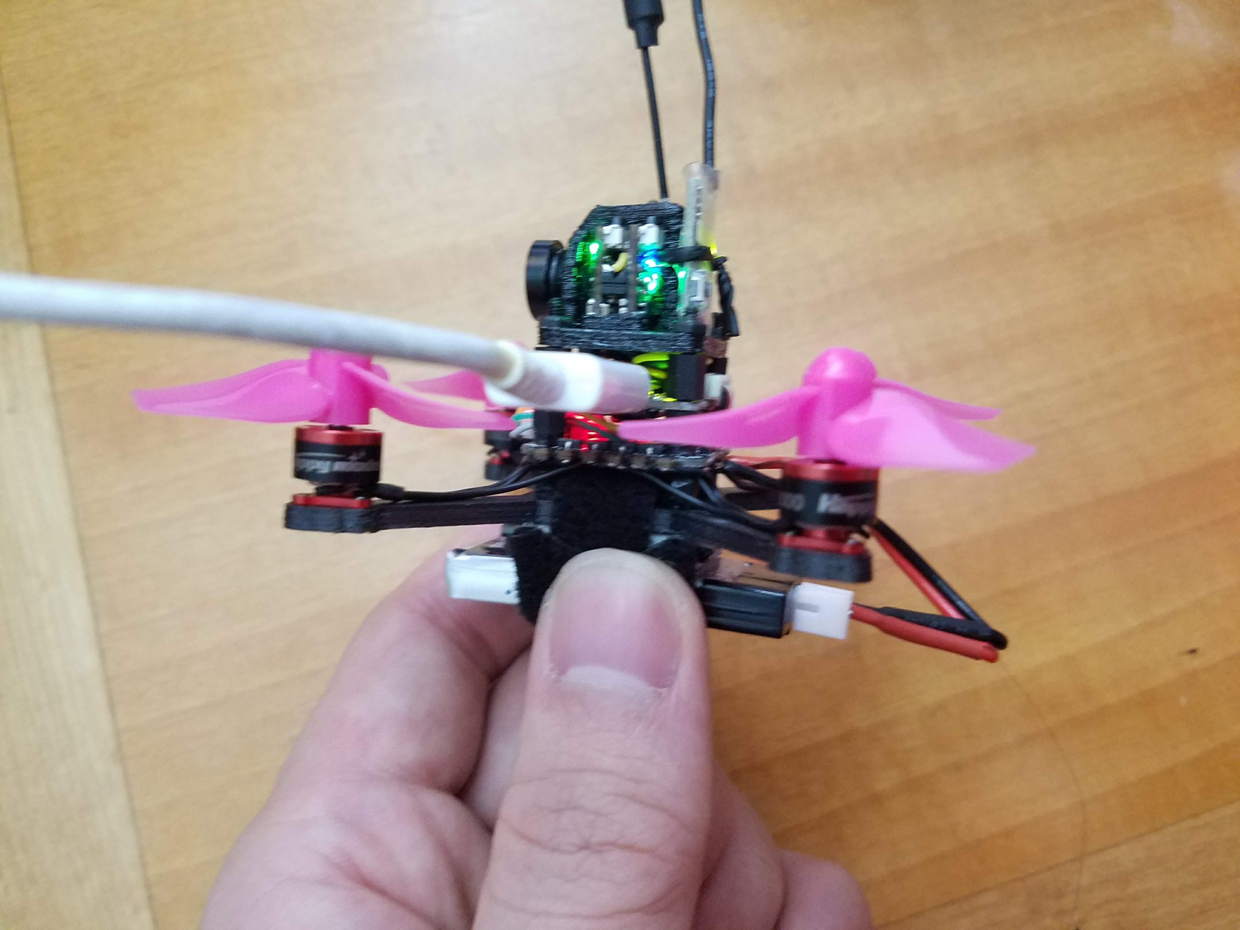 [CC-00] tiny indoor fpv drone with 0603 brushless motor and 40mm prop