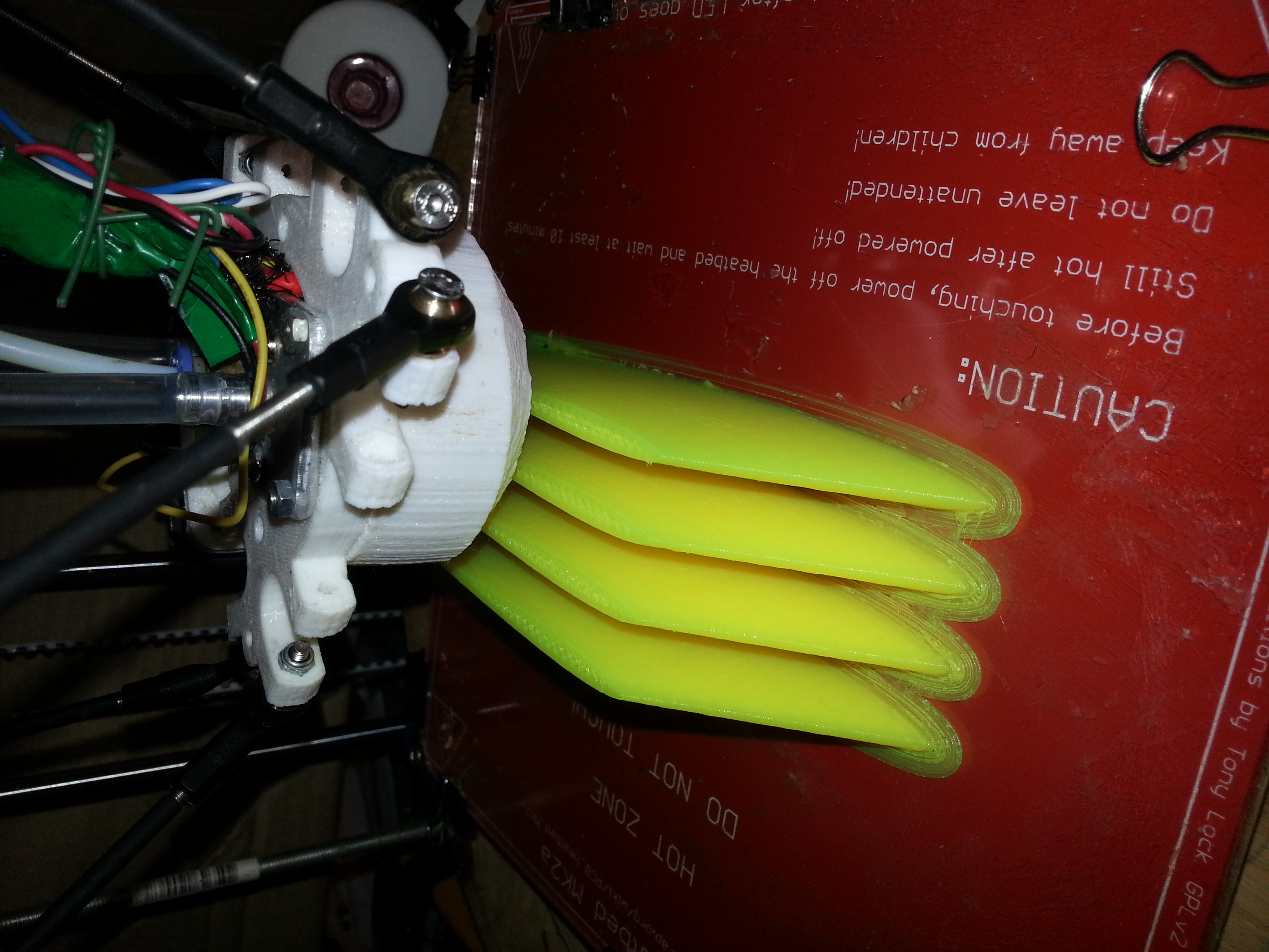 Twintip symetric fins, 38.1mm or (1.5 inch for imperial USA) hole spacing.
