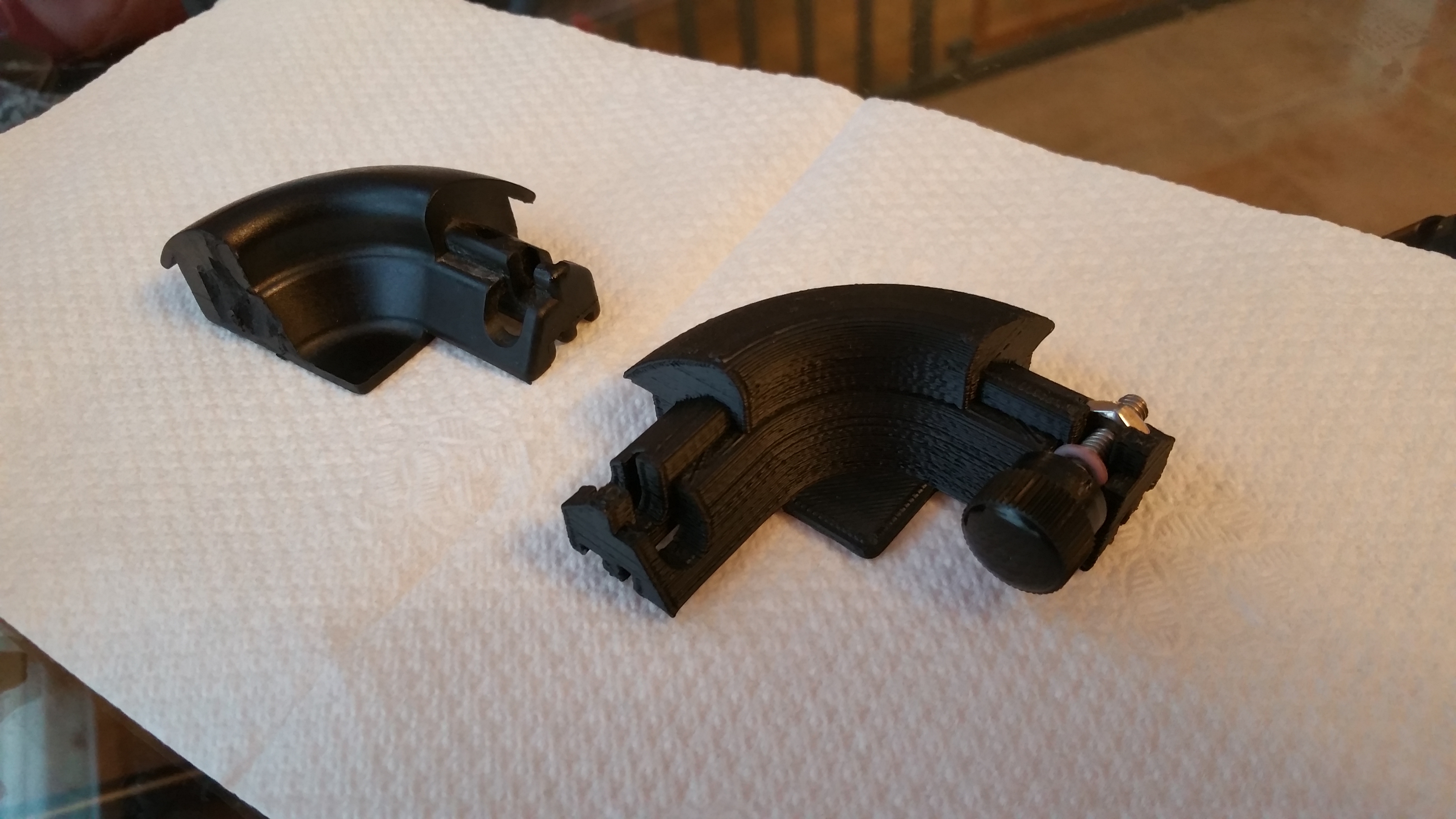 Tonneau cover corner bracket (Mopar)