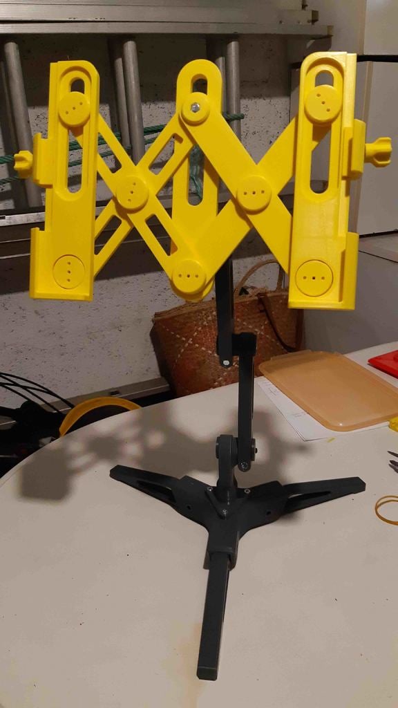 LAPTOP OR TABLET STAND