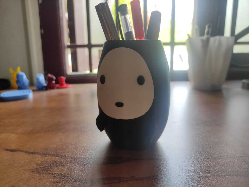NoFace Pen holder