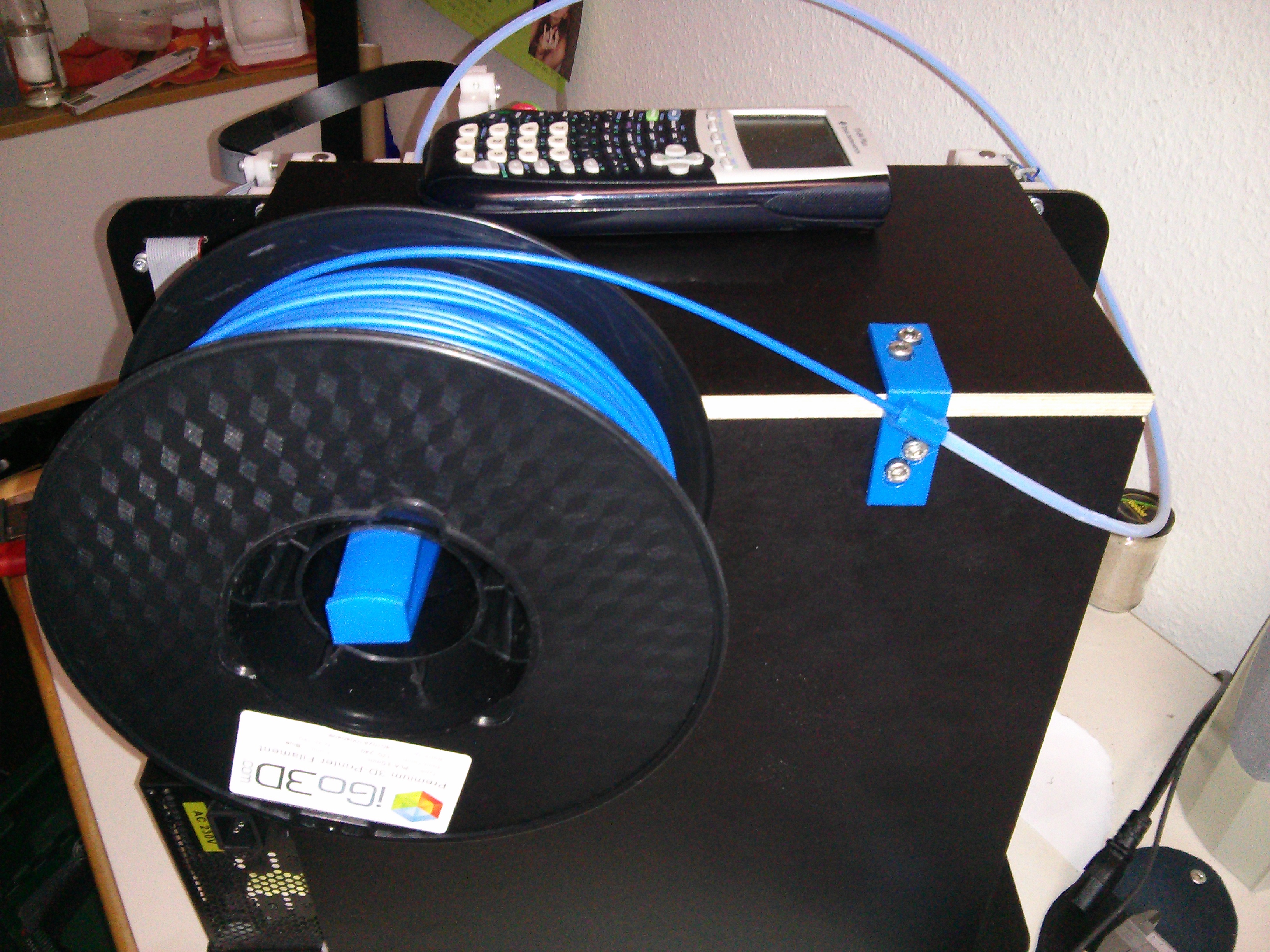 Chamberfitted fully printable spoolholder and filament guidance