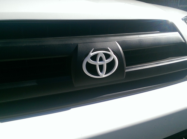 '03-'05 Toyota 4Runner "Devil Horns" Grille Emblem