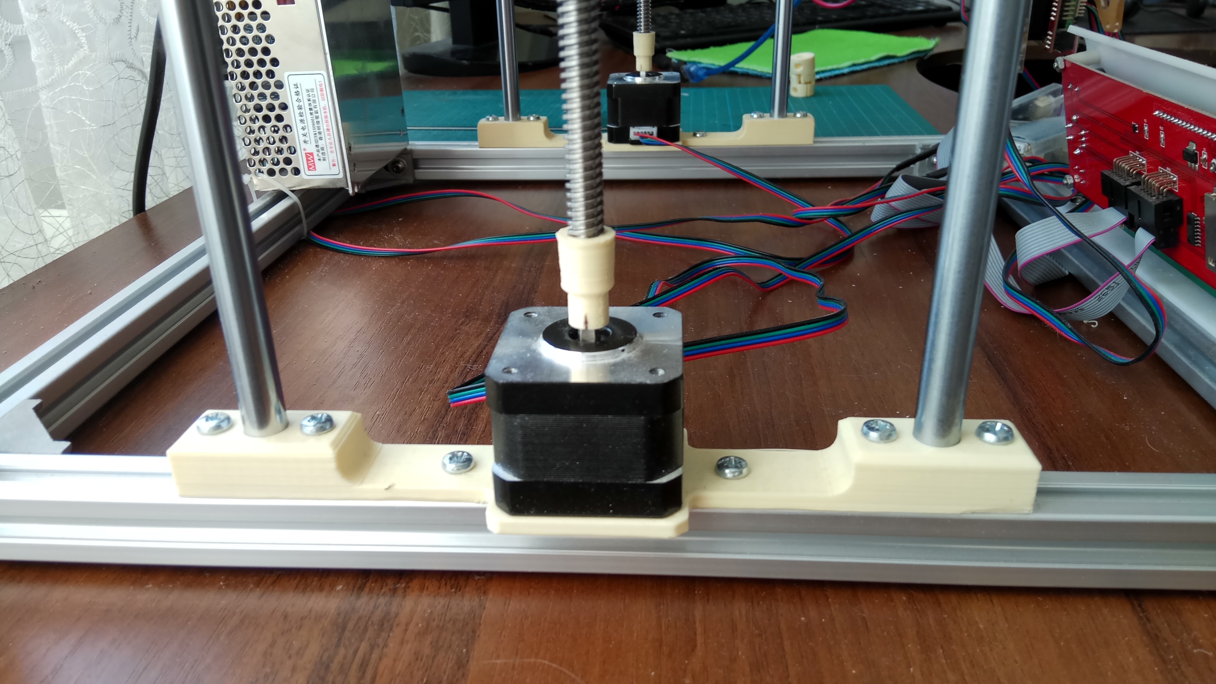 Z mount for FlyingBear P902 (easy to print, no supports needed)