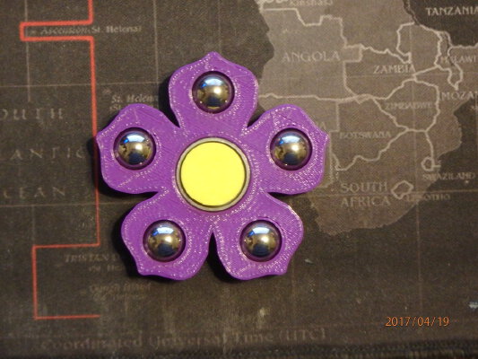 Flower Fidget Spinner - Wingnut2k | 3d print model