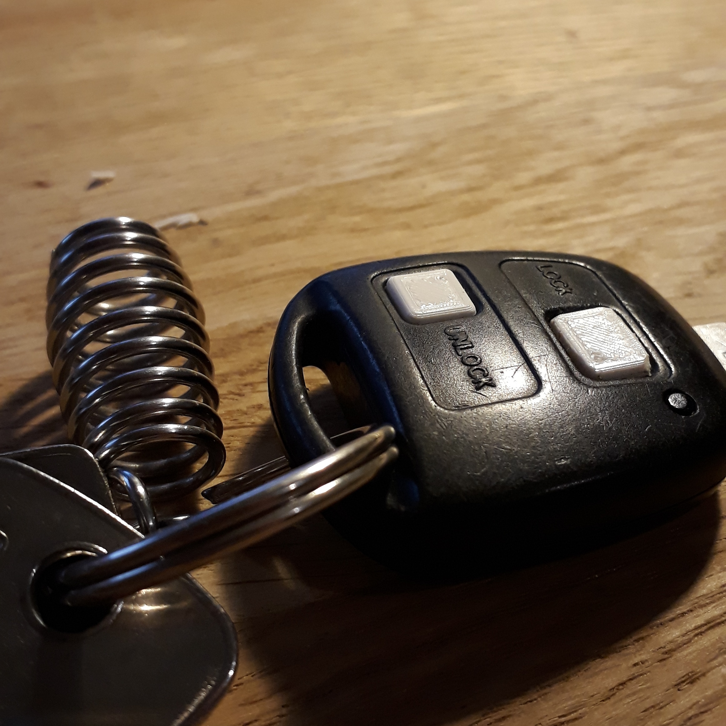 Toyota Yaris Key Fob __ Boutons