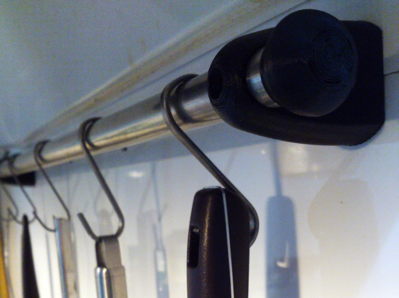 Kitchenware_Curtain Rod Holder