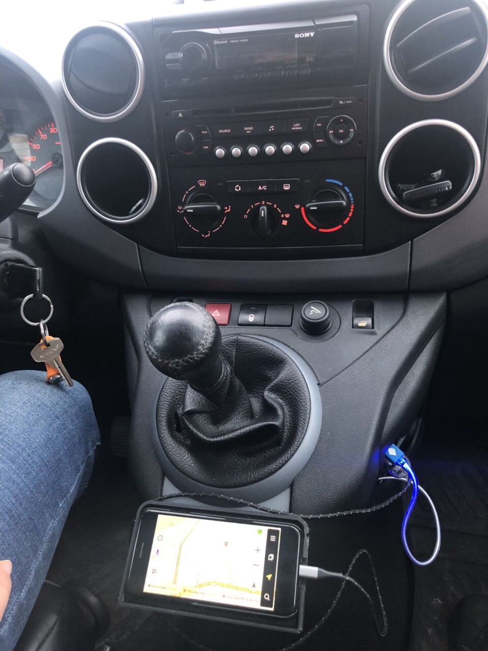 Berlingo _ Partner Iphone 6,7,8 holder
