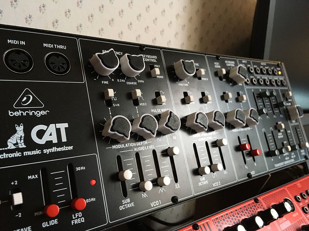 Behringer CAT cat-shaped knobs