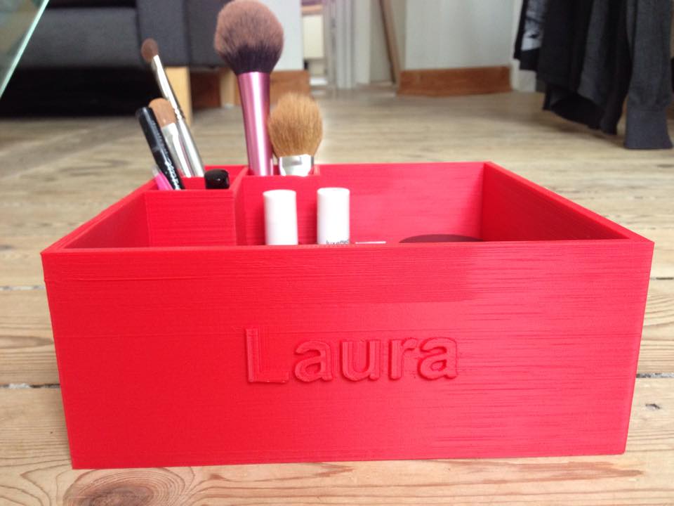 Makeup Box for keeping your makeup nice and neat!
