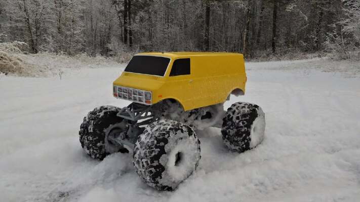 80'S VAN BODY FOR THE URSA MONSTER TRUCK | 3d print model