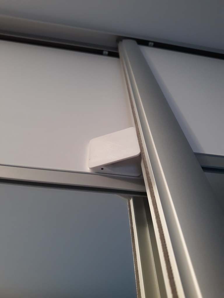 Sliding door lock