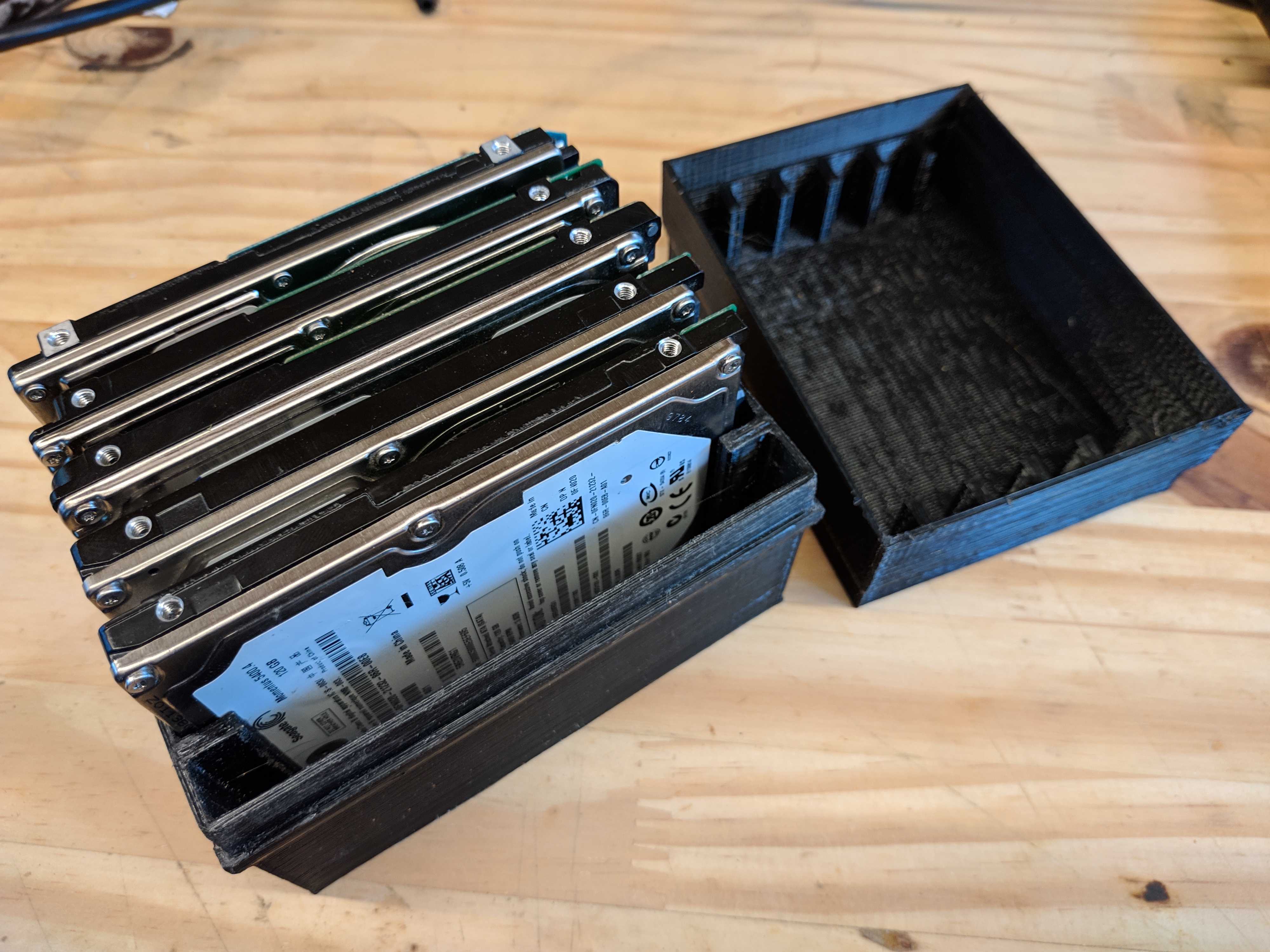 2.5" laptop hard drive storage box with lid