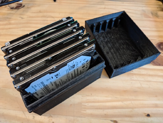 2.5" laptop hard drive storage box with lid | 3d print model