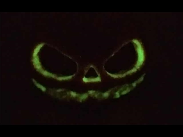 Remix of Makies Jack-O-Lantern with sling hole, lockable top and thin wall teeth