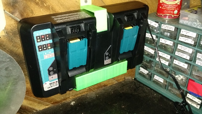 makita double charger hanger - DC18RD | 3d print model