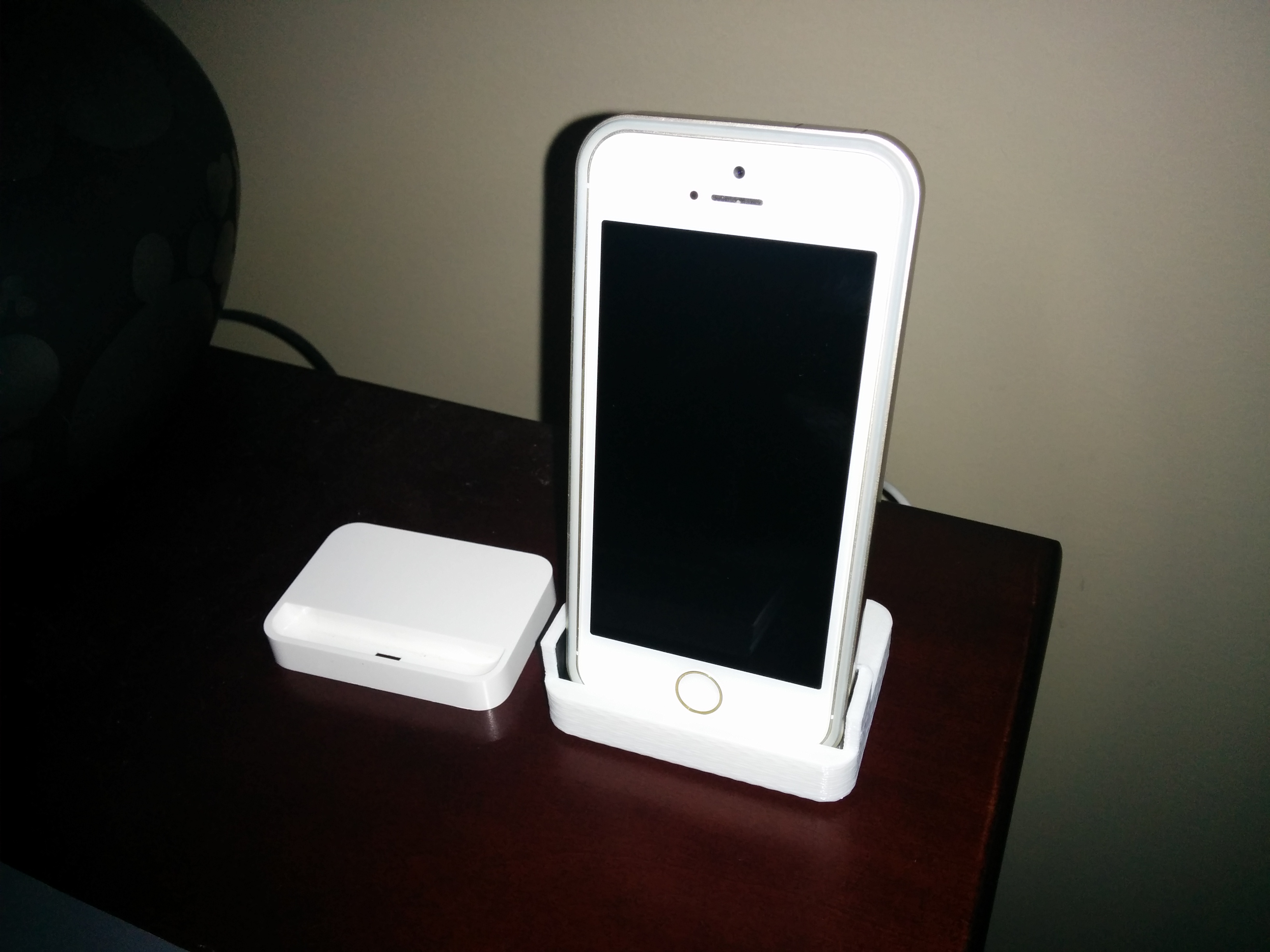 Iphone 5S dock replacement shell V2 - for Iphone 5S including case