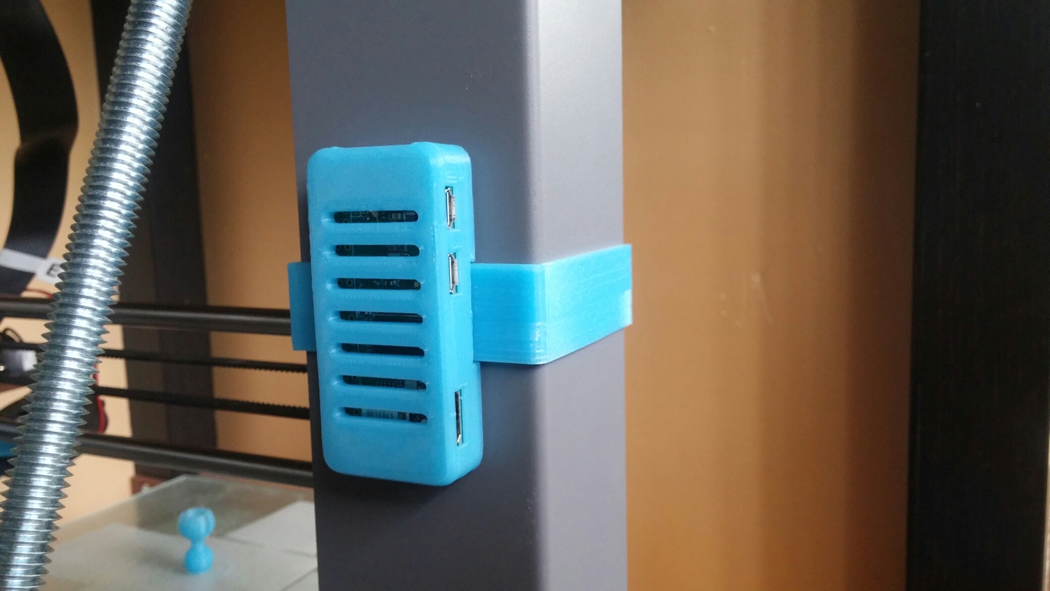 Wanhao i3 Plus Pi Zero case frame mount