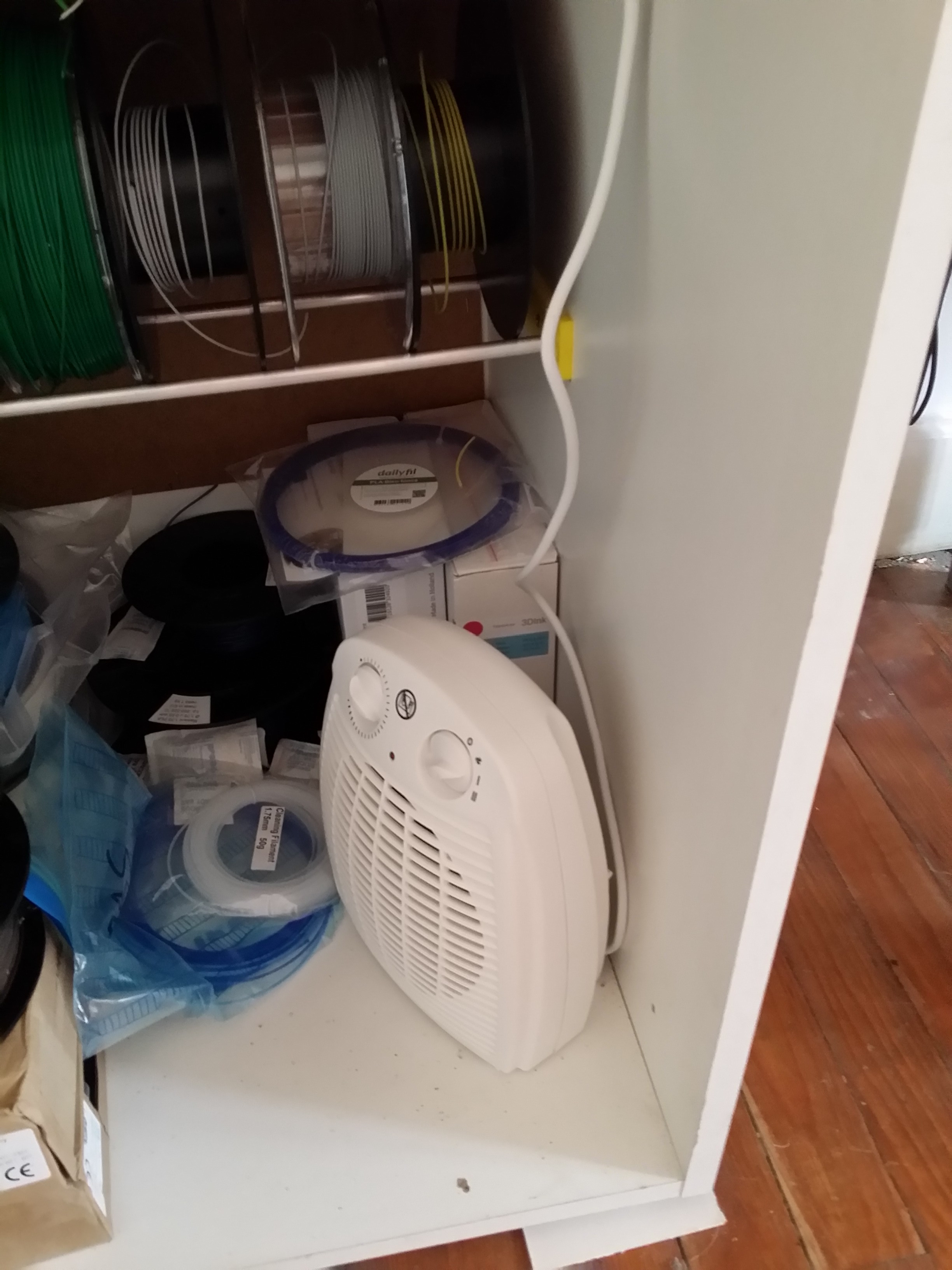 Armoire chauffée pour filaments prêts à l'emploi