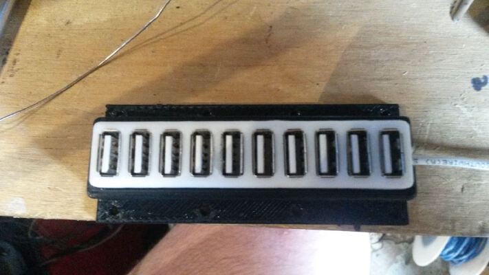 Remix - Parametric USB power hub | 3d print model