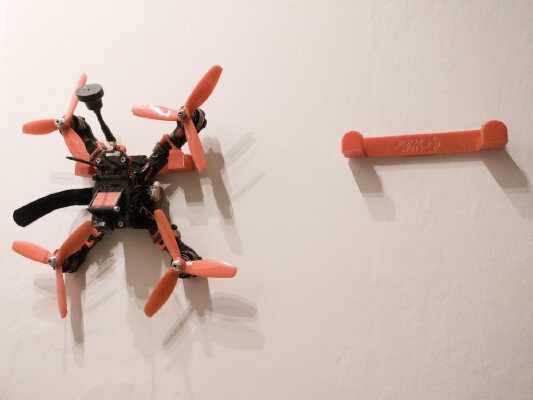 Simple Quadcopter Wall Hanger (for 3M Command strips, variants available) | 3d print model