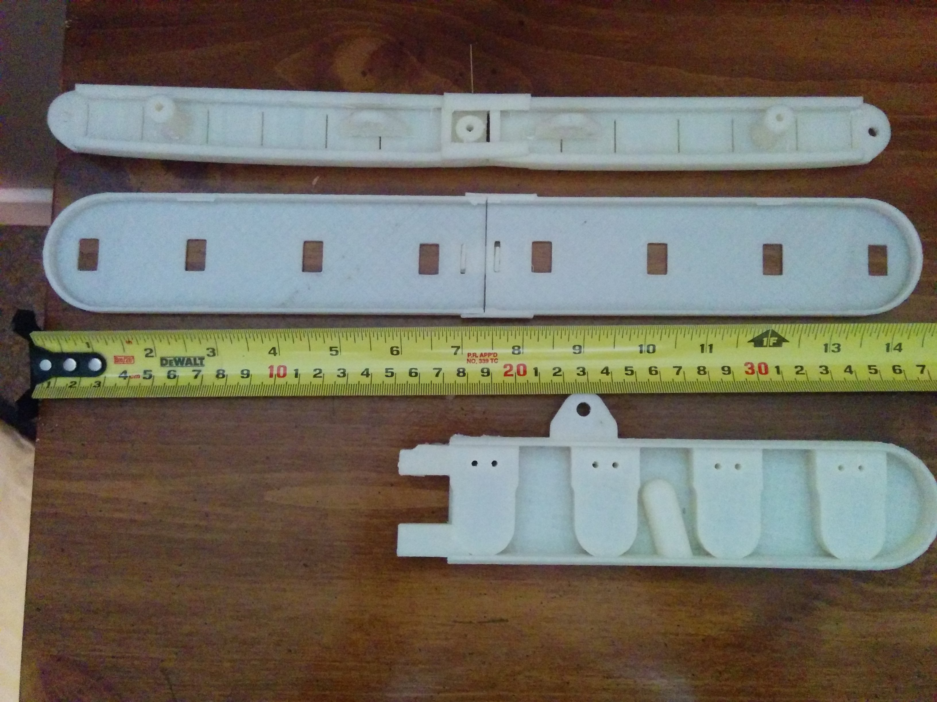 Fluorescent light fixture