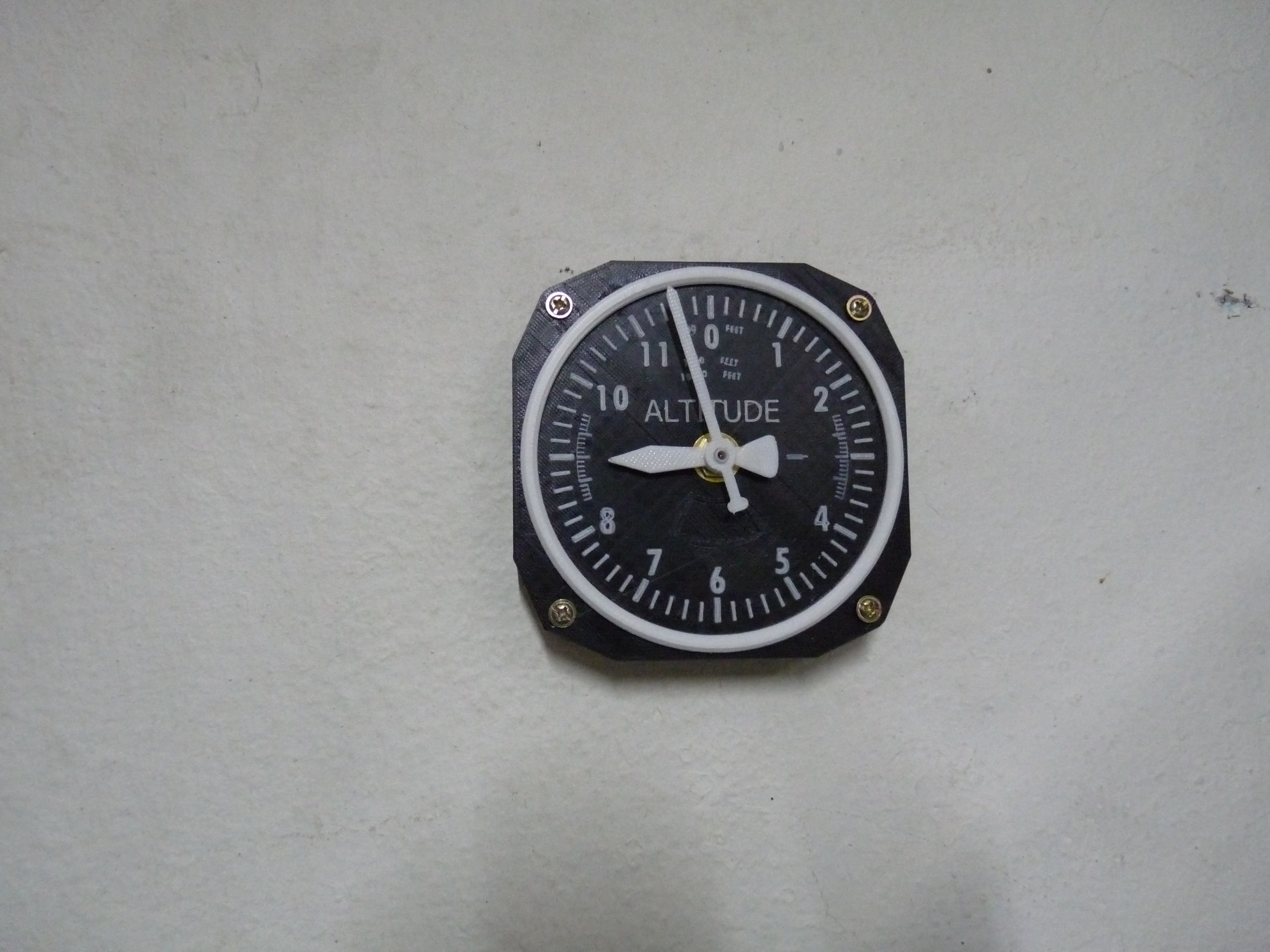 Wall clock altimeter