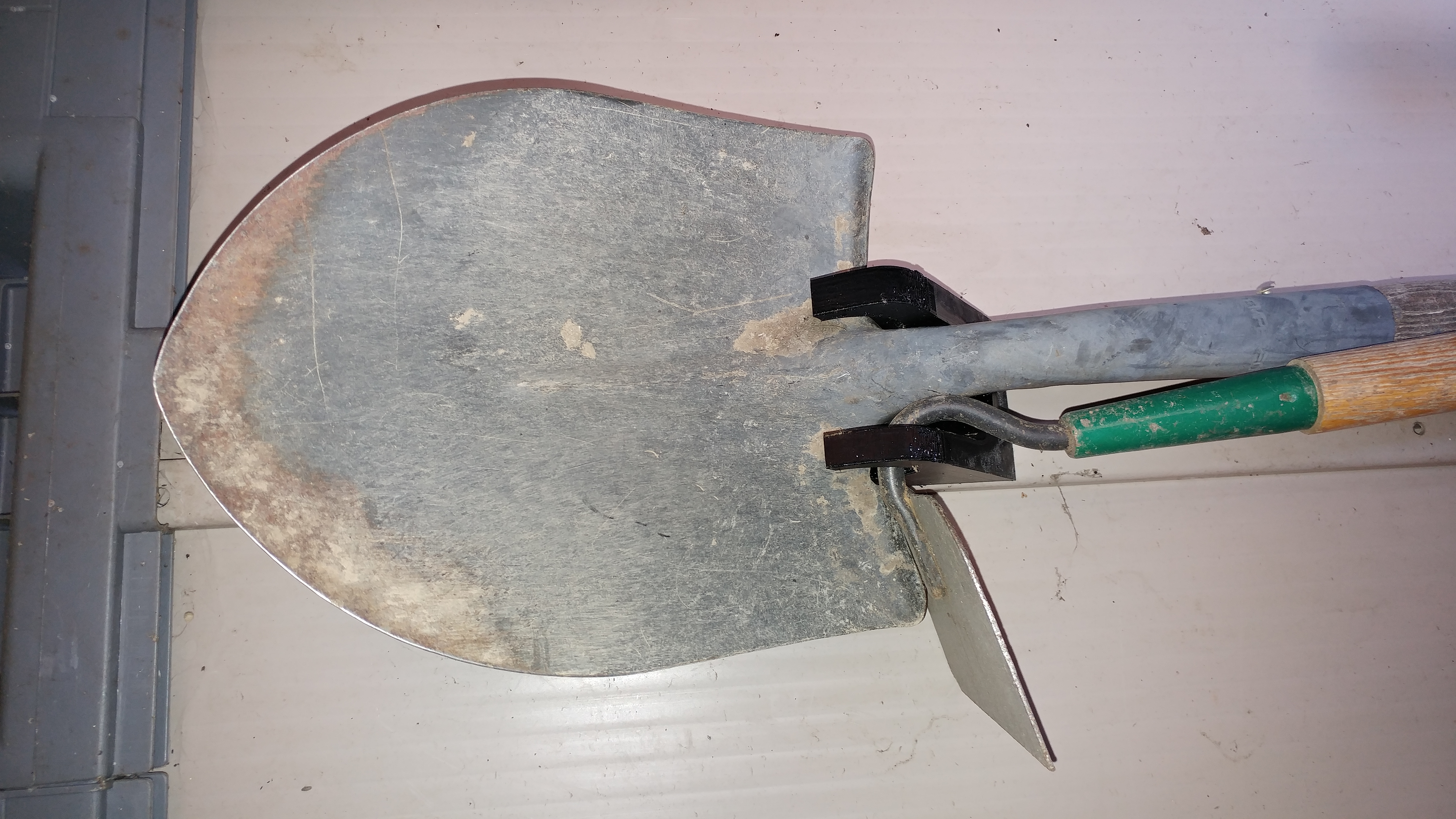 No-screw Shed Tool holder for Keter Brand Shed