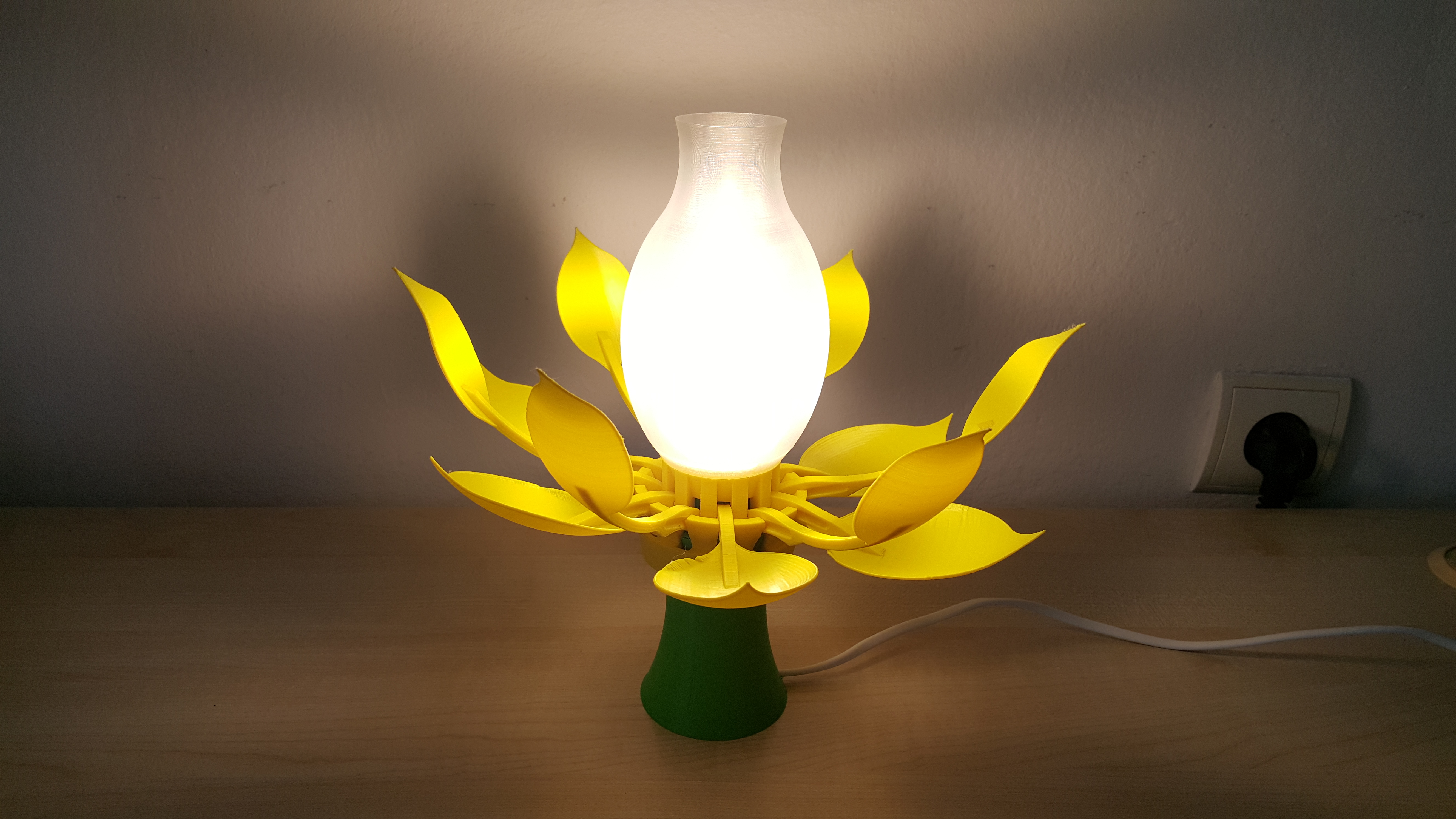 Blossoming Lamp for E14 bulb - version A