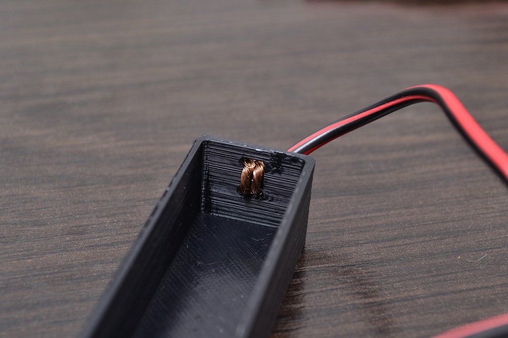 Solder-free battery holder