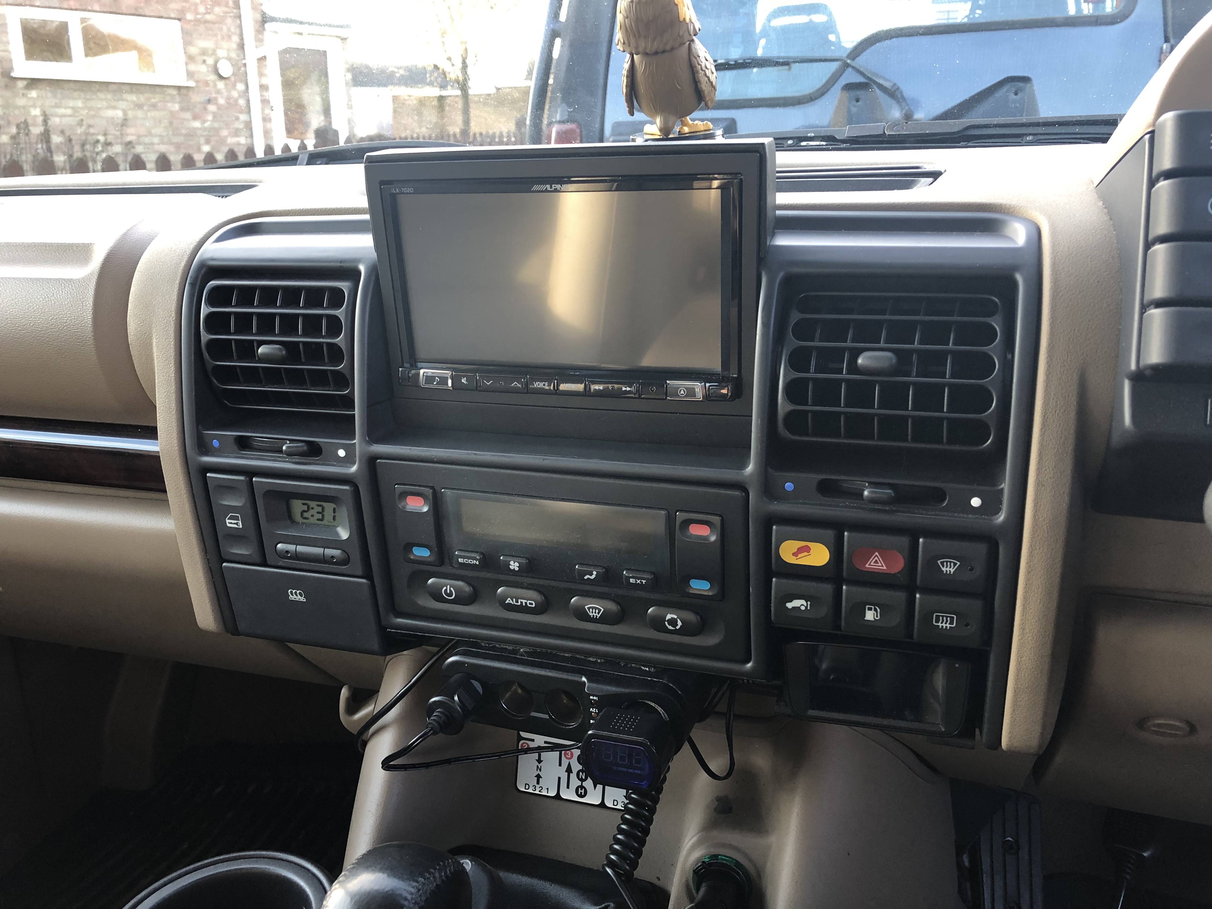 Alpine iLX-702D Parts For Fitting To Land Rover Discovery 2