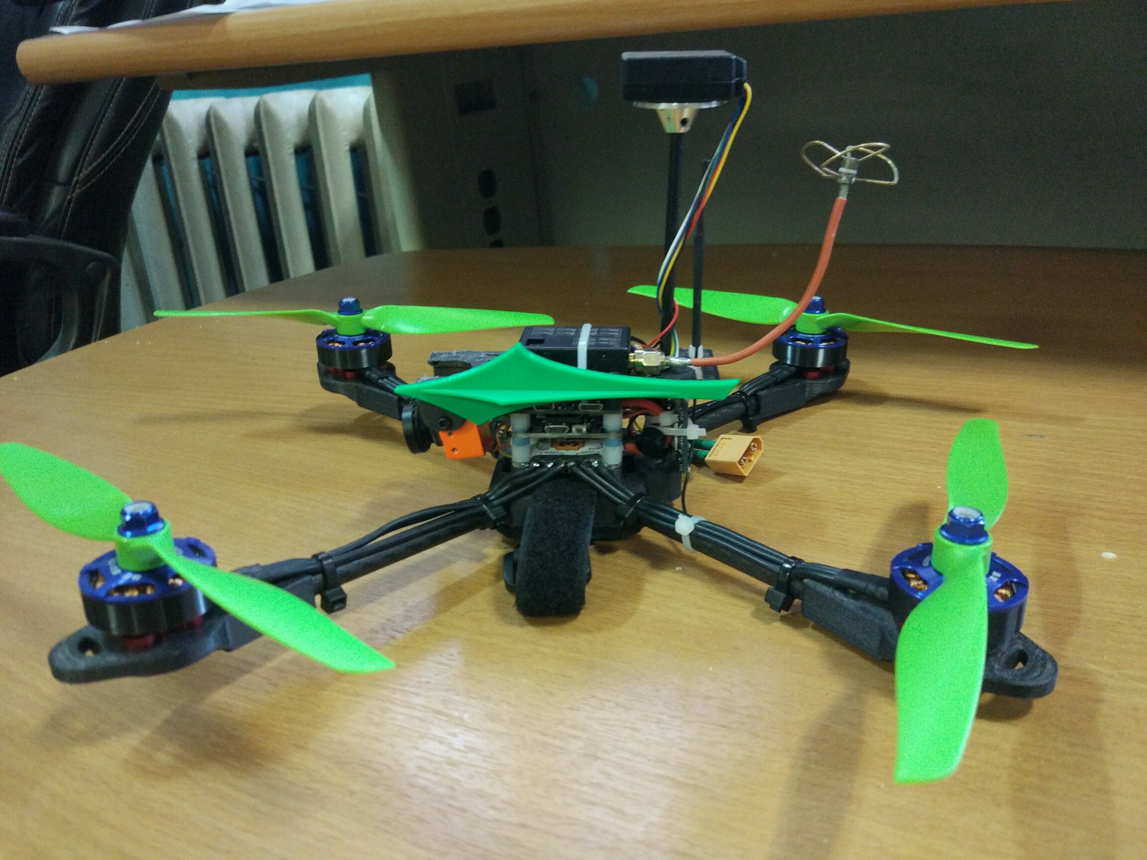 quadcopter ,без но звания жду предложений.