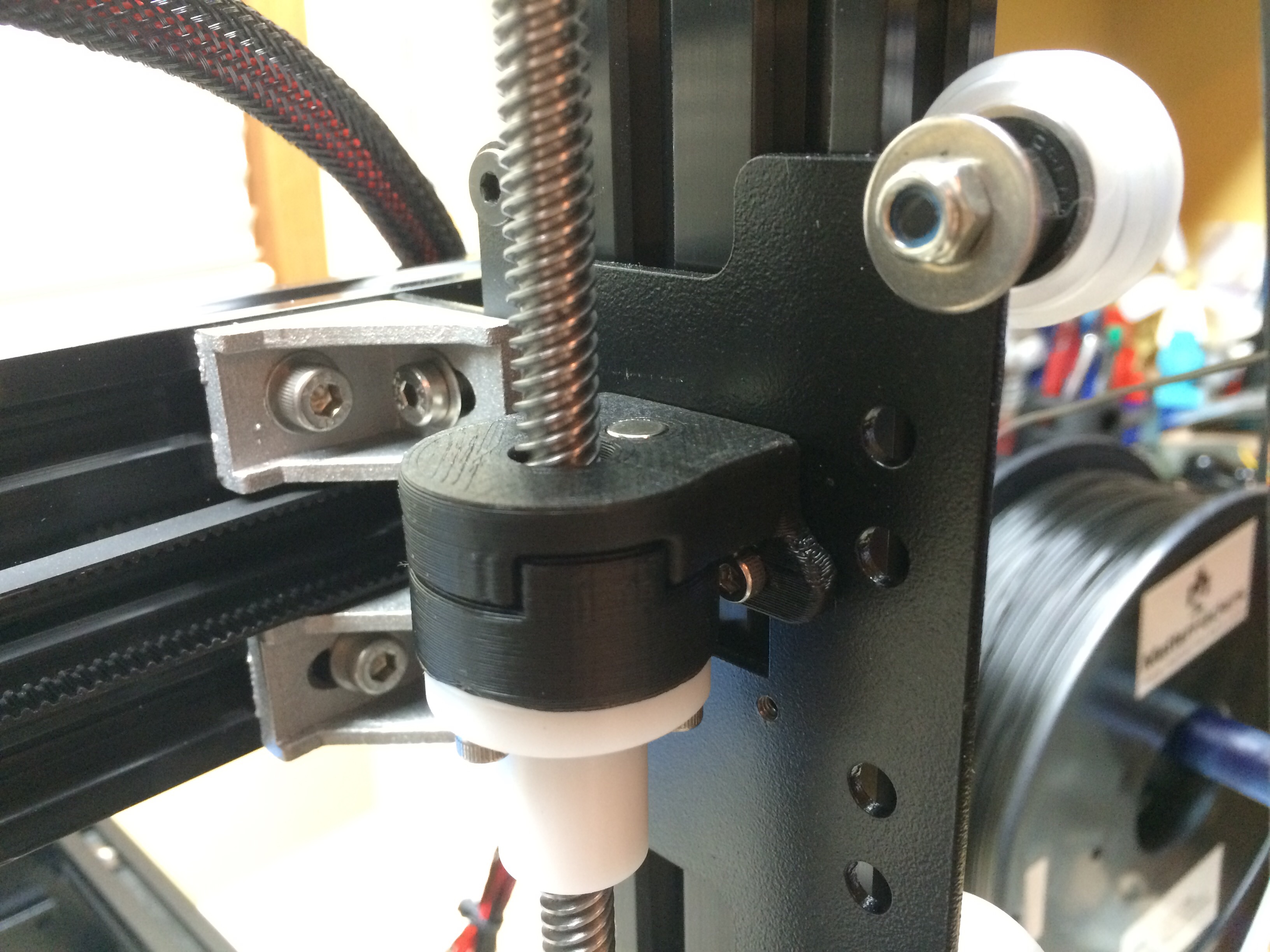 MendelMax 3 Z axis Magnetic Isolators New Version
